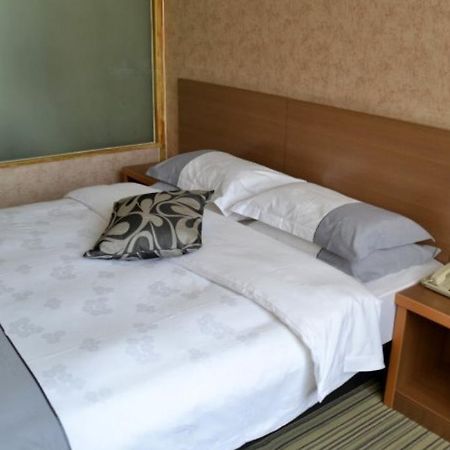 Super 8 By Wyndham Urumqi Mei Hao Zewnętrze zdjęcie